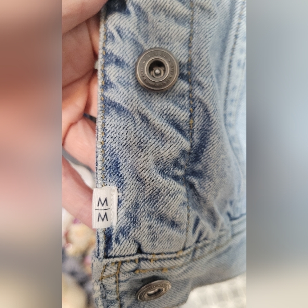 EUC | Melrose & Market | Distressed Jean Jacket XS - Picture 4 of 6